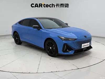 2022 Changan UNI-V 1.5T Premium Model, фото 2, лот 10249021
