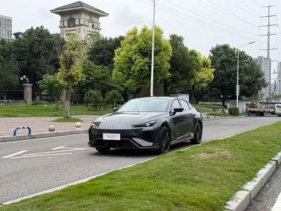 2025 Changan UNI-V 2.0T Sport Version, фото 1, лот 11181733