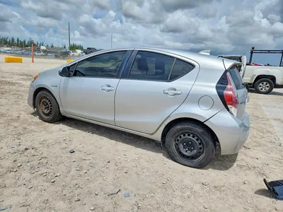 2016 TOYOTA PRIUS C TWO, фото 2, лот 10537701