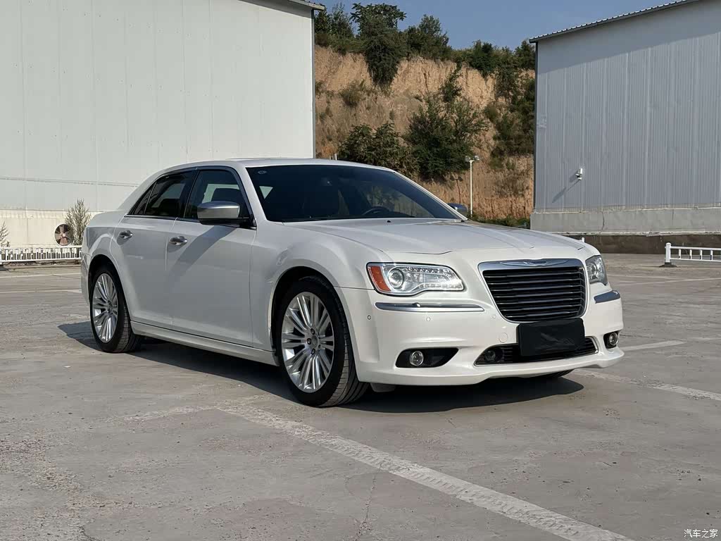 2014 Chrysler 300C (Import) 3.0L Excellence Edition, фото 3, лот 10395512
