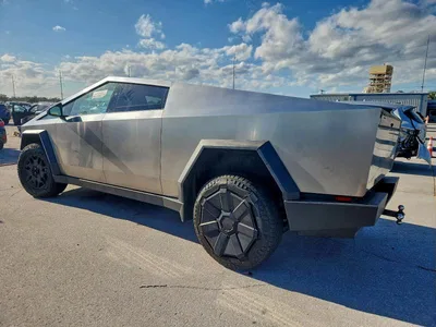 2024 TESLA CYBERTRUCK, фото 2, лот 10858097