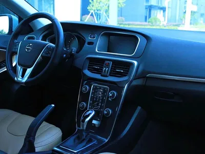 2017 Volvo V40 T3 Inscription, фото 3, лот 10363889