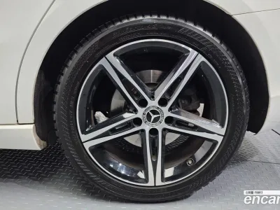 2020 Mercedes-Benz A-Class A250 4MATIC Sedan, фото 3, лот 10038332