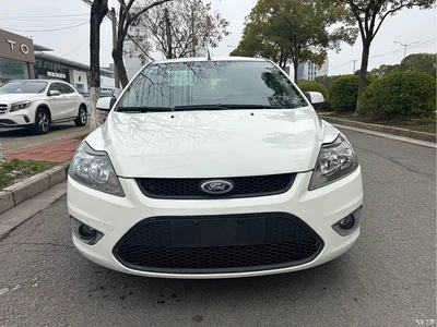 2013 Ford Focus Hatchback Classic 1.8L Automatic Base, фото 2, лот 10277979
