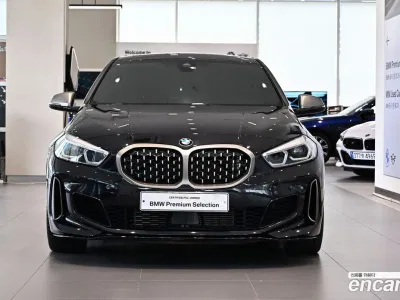 2022 BMW 1-Series M135i xDrive, фото 2, лот 10223365
