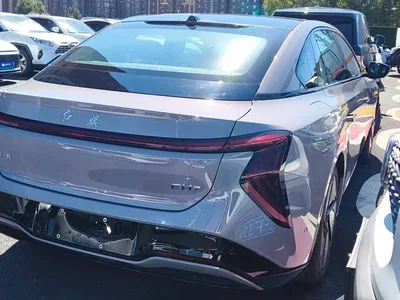 2025 Hongqi EH7 640 AWD Smart Selection Edition, фото 3, лот 10415858