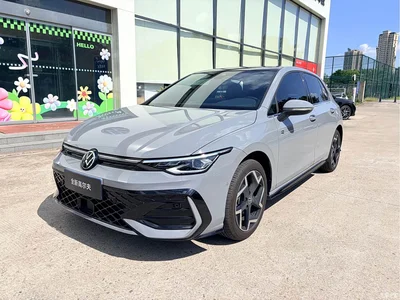 2025 Volkswagen Golf 300TSI R-Line, фото 1, лот 10423547