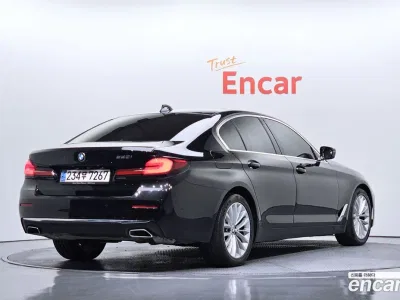 2023 BMW 5-Series 520i Luxury, фото 1, лот 10063202