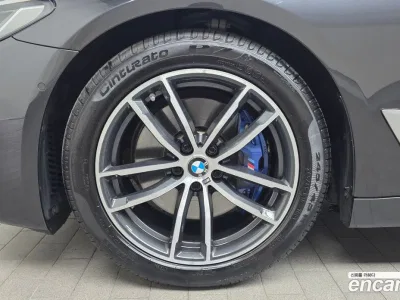 2022 BMW 5-Series 520i M Sport, фото 4, лот 10053540