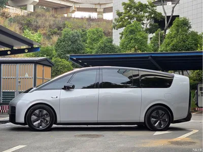 2025 Li Auto MEGA Model Home Family Special Edition, фото 2, лот 10445107