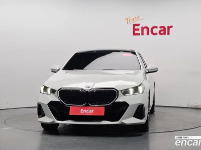 2025 BMW 5-Series 520i M Sport, фото 2, лот 10142505