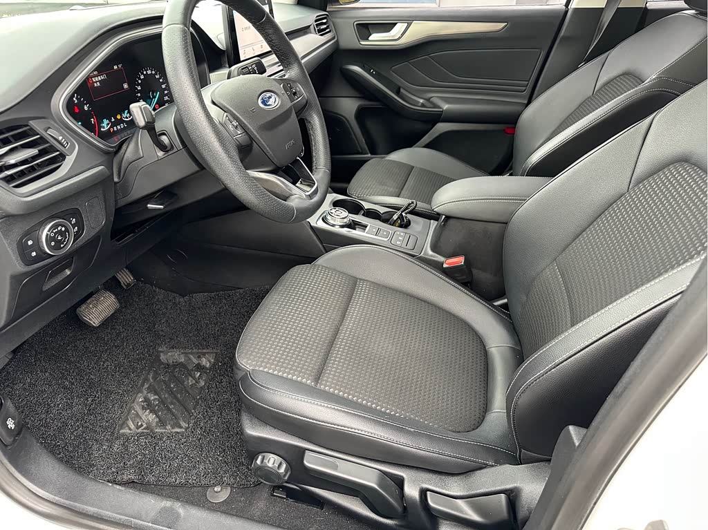 2020 Ford Focus Sedan EcoBoost 180 Automatic Sharp Trend Type, фото 4, лот 11190801