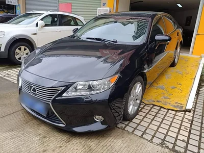 2014 Lexus ES 300h Elite Edition, фото 2, лот 10319181