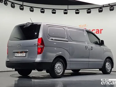 2019 Hyundai Starex Van 3-Seater, фото 2, лот 10214640