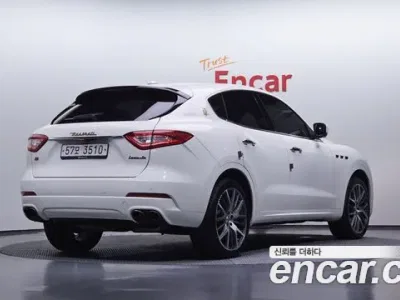 2017 Maserati Levante 3.0 AWD Luxury, фото 2, лот 10035180