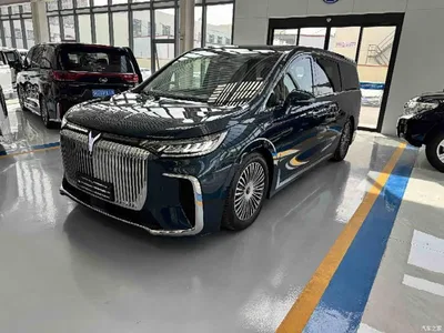 2025 Voyah Auto Voyah Dreamer PHEV AWD Flagship Kunpeng Edition, фото 1, лот 10358059