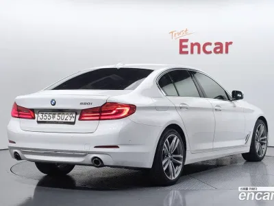2020 BMW 5-Series 520i Luxury, фото 1, лот 10072627