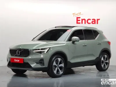 2023 Volvo XC40 B4 Ultimate Bright, фото 1, лот 10128551