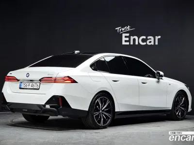 2025 BMW 5-Series 530i xDrive M Sport, фото 1, лот 10142736