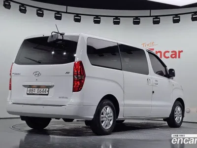2019 Hyundai Starex Van 3-Seater, фото 1, лот 10527166