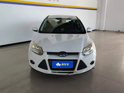 2012 Ford Focus Hatchback 1.6L Automatic Comfort, фото 2, лот 10270838