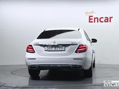 2018 Mercedes-Benz E-Class E300 4MATIC Avnatgarde, фото 4, лот 10196910