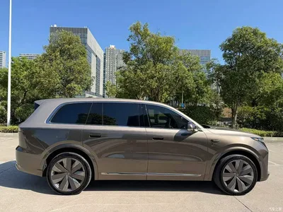 2026 Li Auto Li Xiang L9 Base Model, фото 3, лот 10825956