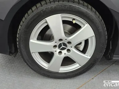 2013 Mercedes-Benz E-Class E220 CDI Avantgarde, фото 4, лот 10074432