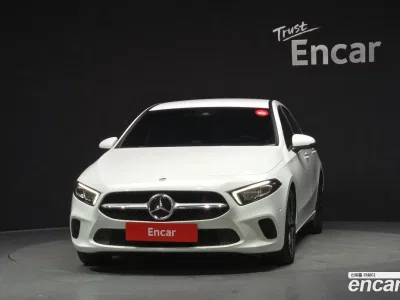 2023 Mercedes-Benz A-Class A220 Hatchback, фото 2, лот 10039838