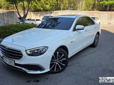 2021 Mercedes-Benz E-Class E300e 4MATIC Exclusive, фото 4, лот 11019886