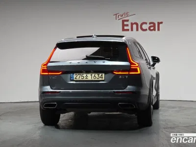 2021 Volvo V60 B5 Pro AWD, фото 4, лот 10115603