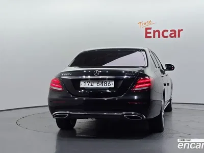 2017 Mercedes-Benz E-Class E220d 4MATIC Avantgarde, фото 4, лот 10207452