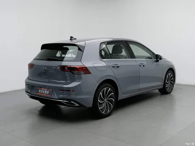 2021 Volkswagen Golf 200TSI DSG Pro, фото 2, лот 10258955