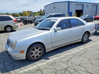 2000 MERCEDES-BENZ E 320, фото 1, лот 10978353