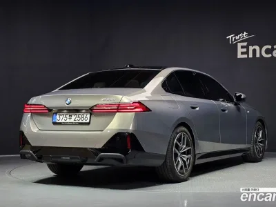 2025 BMW 5-Series 523d M Sport, фото 2, лот 10142615
