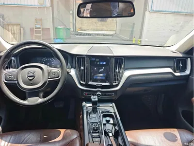 2020 Volvo XC60 T5 4WD Intelligent Comfort Luxury Edition, фото 4, лот 10365037