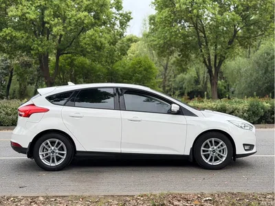 2018 Ford Focus Hatchback Classic 1.6L Automatic Trend Smart Edition, фото 2, лот 10298102