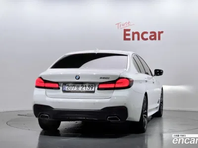 2022 BMW 5-Series 520i M Sport, фото 4, лот 11241450