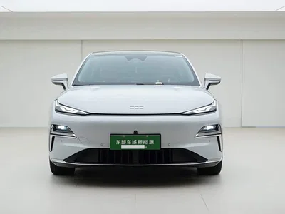 2025 Geely Galaxy Galaxy Xingyao 8 130km EM-i Premium Edition, фото 2, лот 11215558