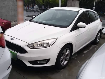 2015 Ford Focus Hatchback 1.6L Automatic Comfort, фото 1, лот 10679938