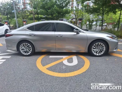 2020 Lexus ES 300h Luxury Plus, фото 4, лот 10210205