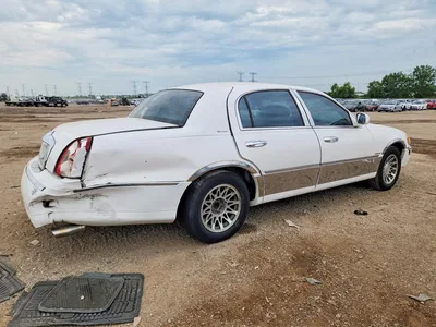 2001 LINCOLN TOWN CAR SIGNATURE, фото 3, лот 10979020