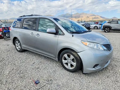 2014 TOYOTA SIENNA LE, фото 4, лот 10537322