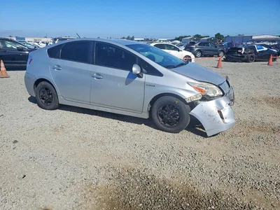2015 TOYOTA PRIUS THREE, фото 4, лот 10549906