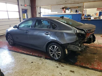 2024 KIA FORTE LXS, фото 2, лот 10772424