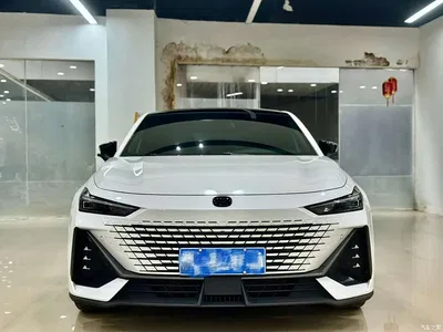 2023 Changan UNI-V 1.5T Luxury Edition, фото 2, лот 10249694
