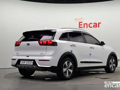 2017 Kia Niro Luxury, фото 2, лот 10204175