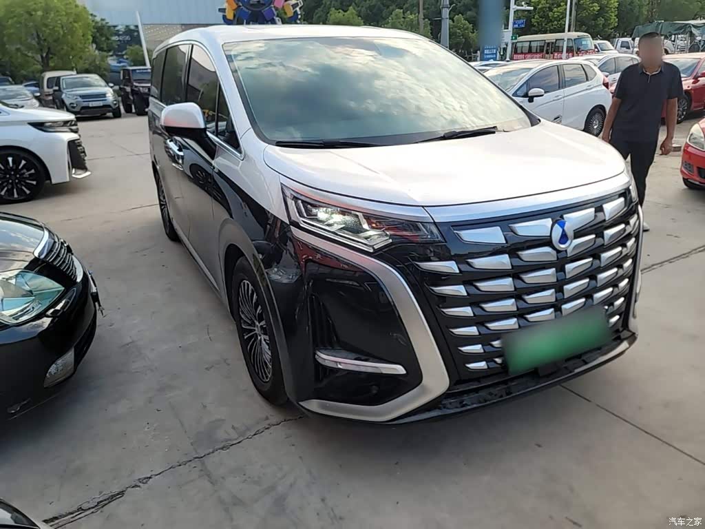 2024 Denza D9 DM-i 1050 Premium, фото 4, лот 11225394