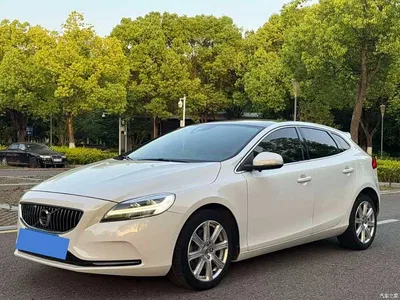 2017 Volvo V40 T4 Inscription, фото 1, лот 10364931