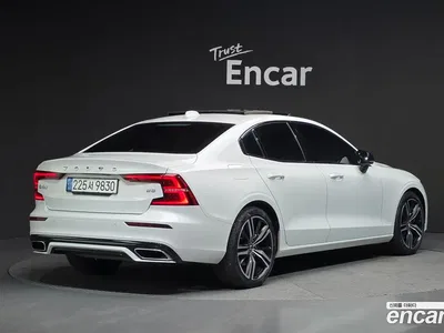 2022 Volvo S60 B5 R-Design, фото 2, лот 10123609